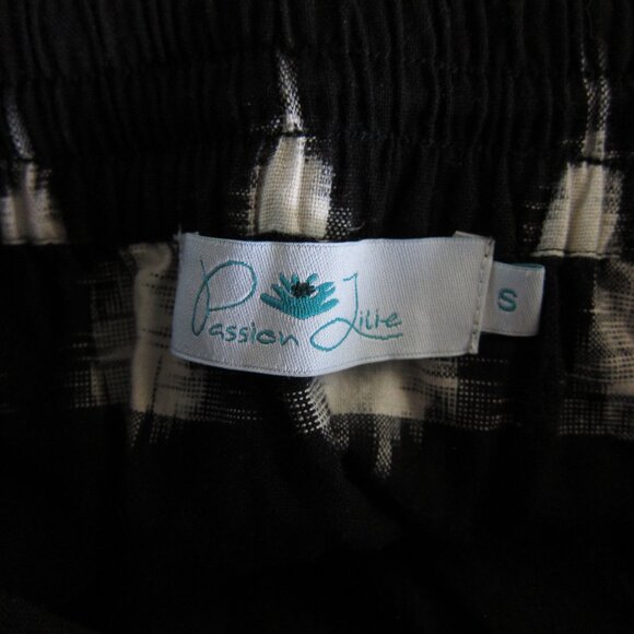 Passion June Linen Skirt - Picture 2 of 4